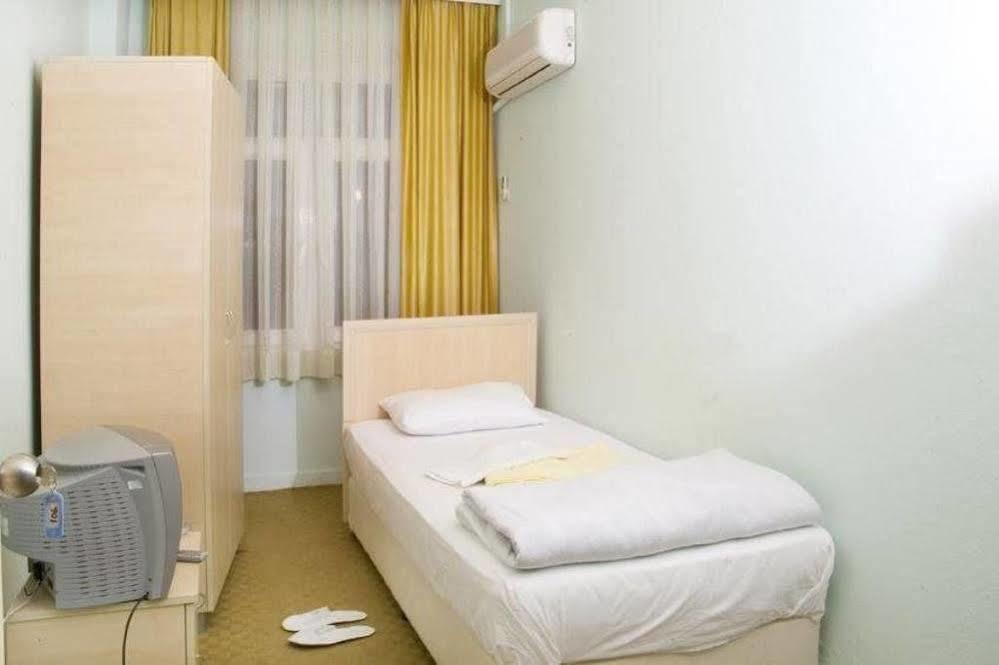 Uenver Hotel 阿达纳 外观 照片